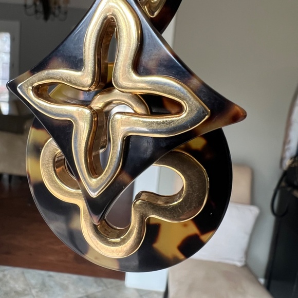 Authentic Louis Vuitton Tortoise Shell Resin Insolence Key Holder and Bag Charm - Picture 13 of 14